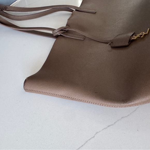 YSL/ Saint Laurent E/W leather tote - Picture 15 of 17